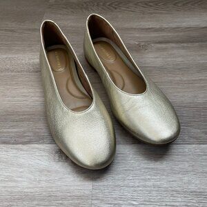 Aerosoles Women's Gold Flats 8.5